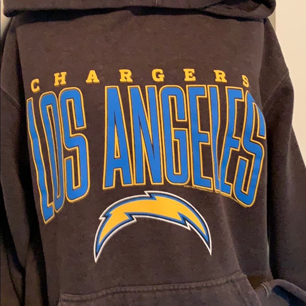 LA CHARGERS men’s M  gray pullover.